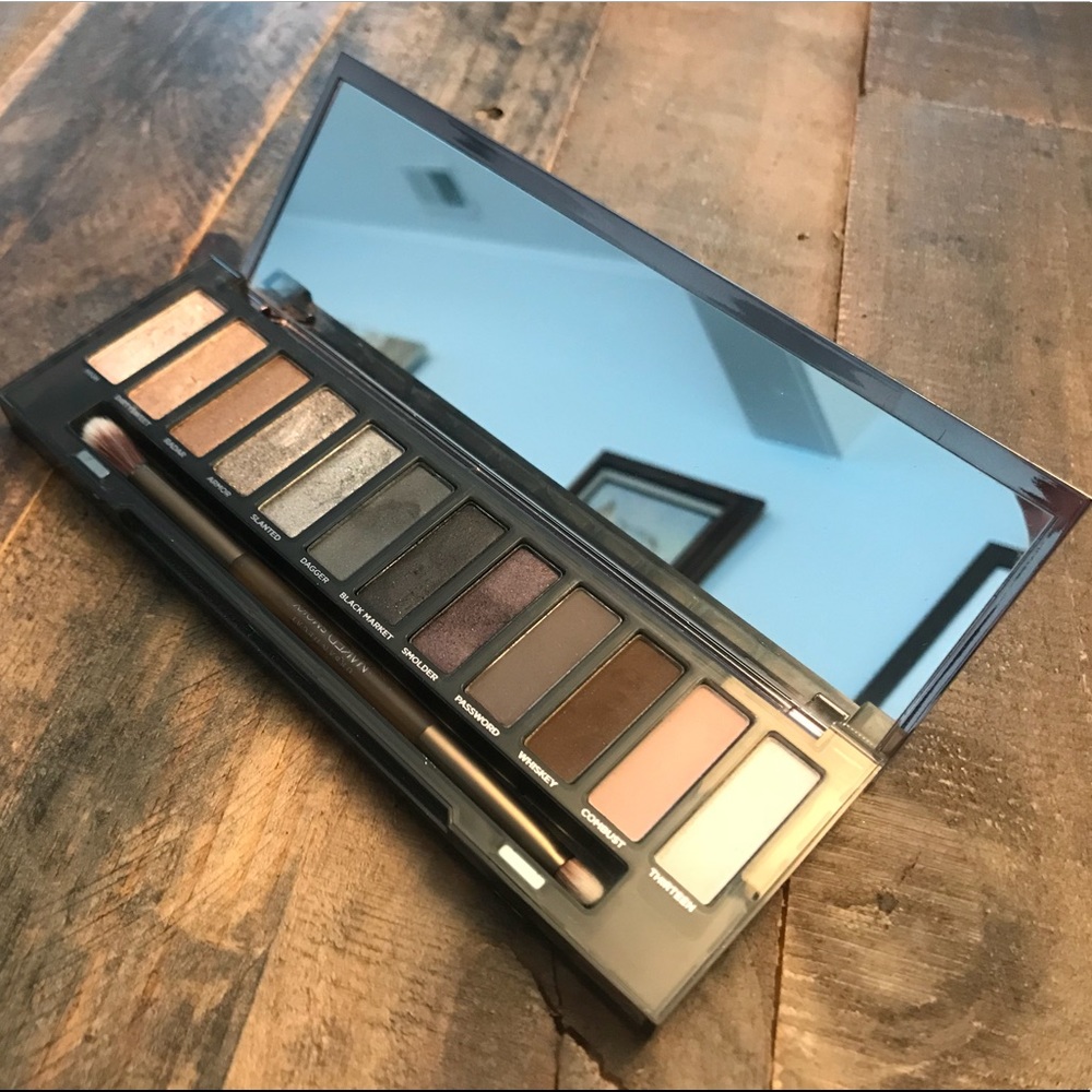 Urban Decay Naked SMOKY Eyeshadow Palette